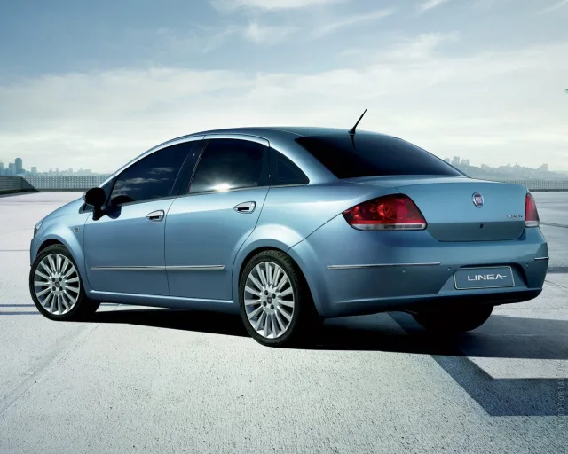 Fiat Linea седан — 18