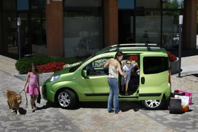 Fiat Qubo універсал — 19