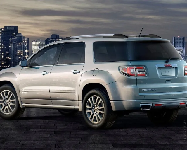 GMC Acadia кросовер — 22
