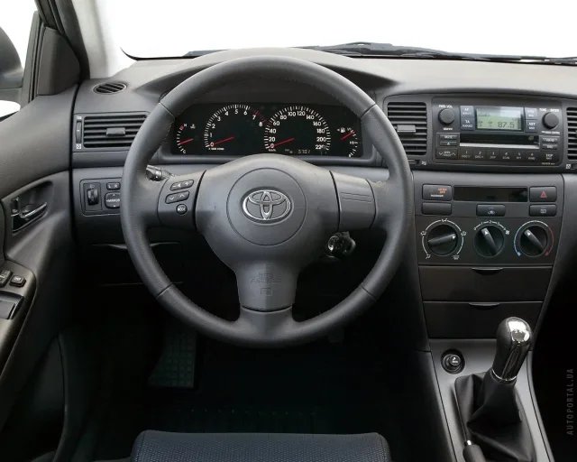 Toyota Corolla 2000 (Тойота Королла) хэтчбек — 14