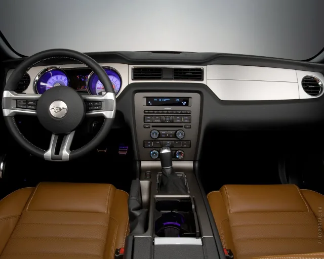 Ford Mustang 4.6 AT — 20