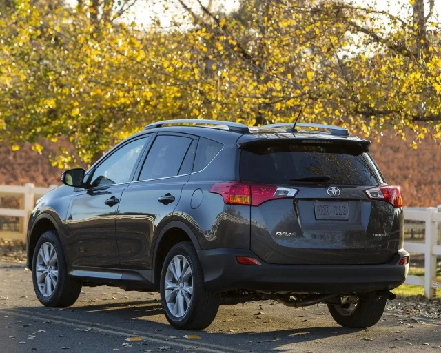 Toyota RAV4 2012 crossover — 24