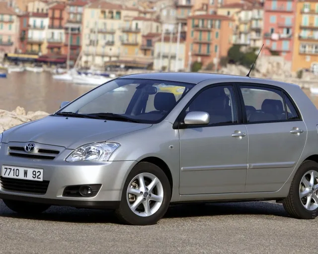 Toyota Corolla 2000 (Тойота Королла) хэтчбек — 23