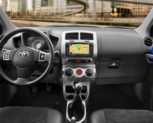 Toyota Urban Cruiser crossover — 7