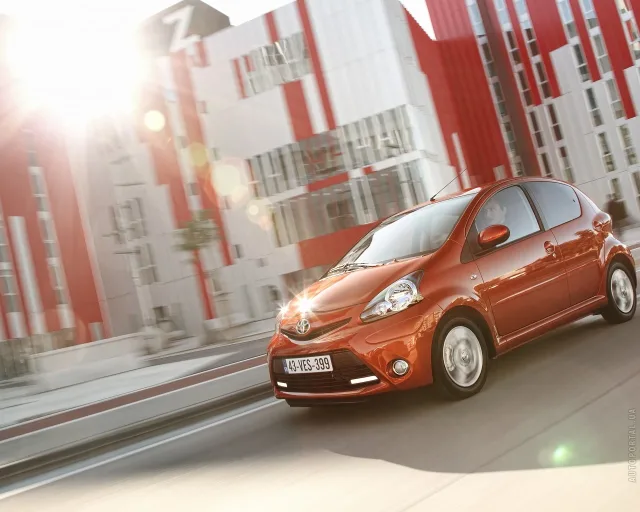 Toyota Aygo хетчбек — 6