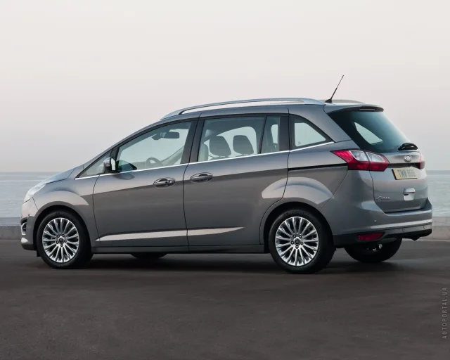 Ford Grand C-MAX 1.6 MT Trend — 8