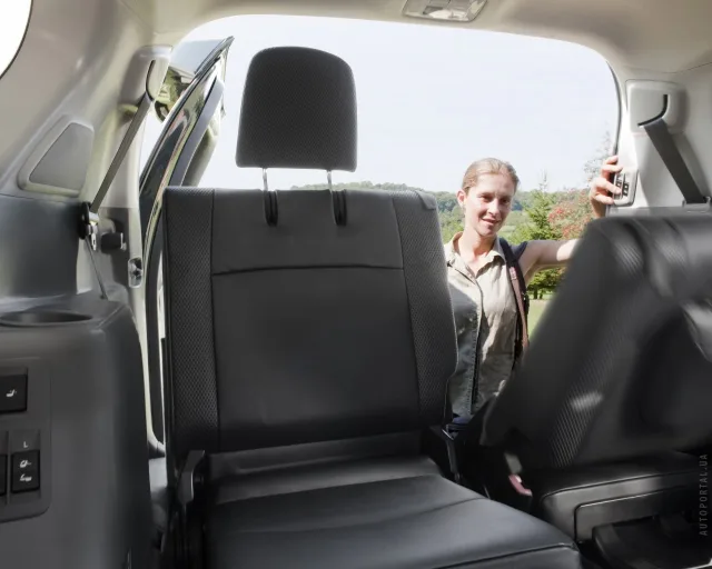 Toyota Land Cruiser Prado 2010 позашляховик — 19