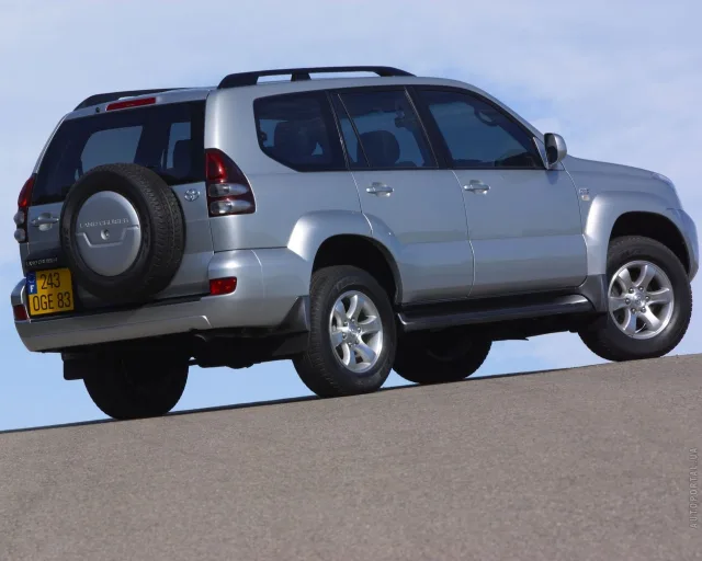 Toyota Land Cruiser Prado 120 SUV — 18