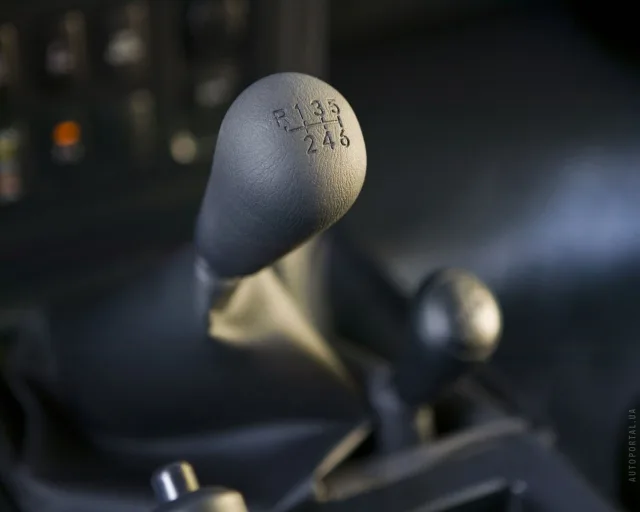 Toyota FJ Cruiser SUV — 13