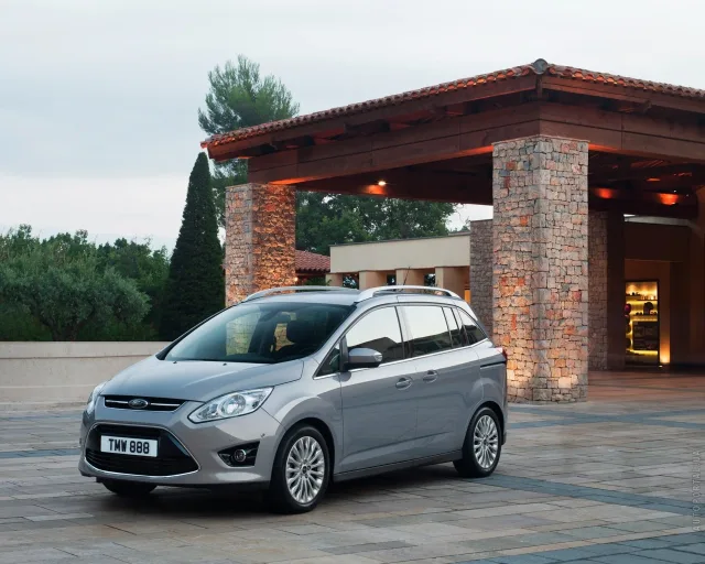Ford Grand C-MAX 1.6 MT Trend — 7