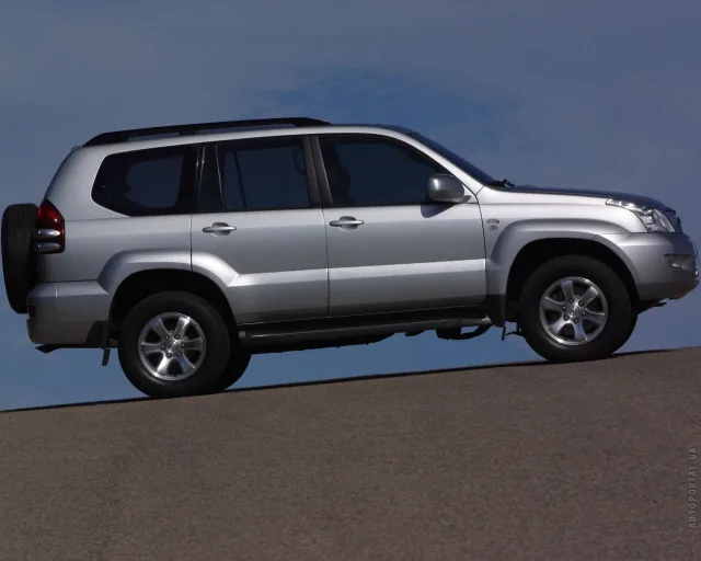 Toyota Land Cruiser Prado 120 SUV — 17