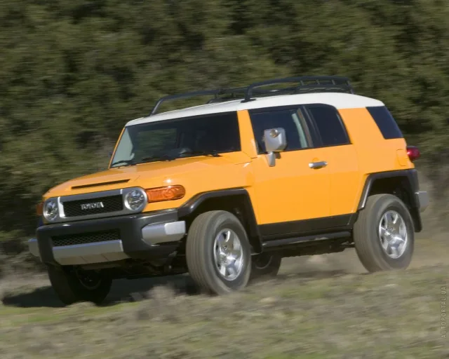 Toyota FJ Cruiser SUV — 23