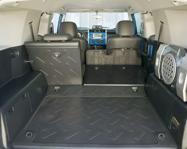 Toyota FJ Cruiser SUV — 4