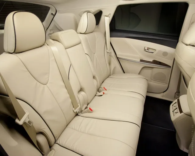 Toyota Venza 2.7 AT Premium 4WD — 7