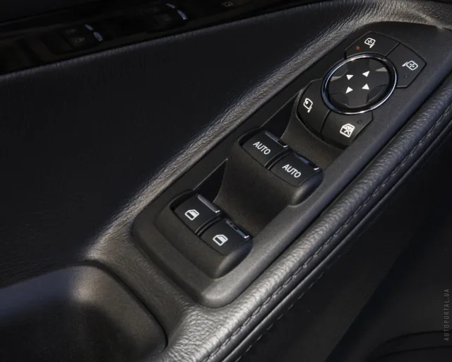 Ford Explorer 3.5 AT — 16