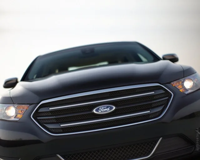 Ford Taurus седан — 23