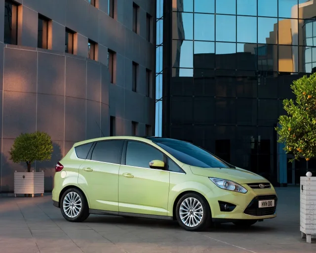 Ford C-MAX 2011 microvan — 8