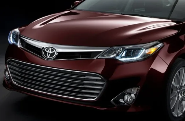 Toyota Avalon 2012 седан — 14