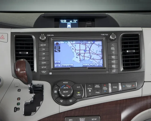 Toyota Sienna мінівен — 19
