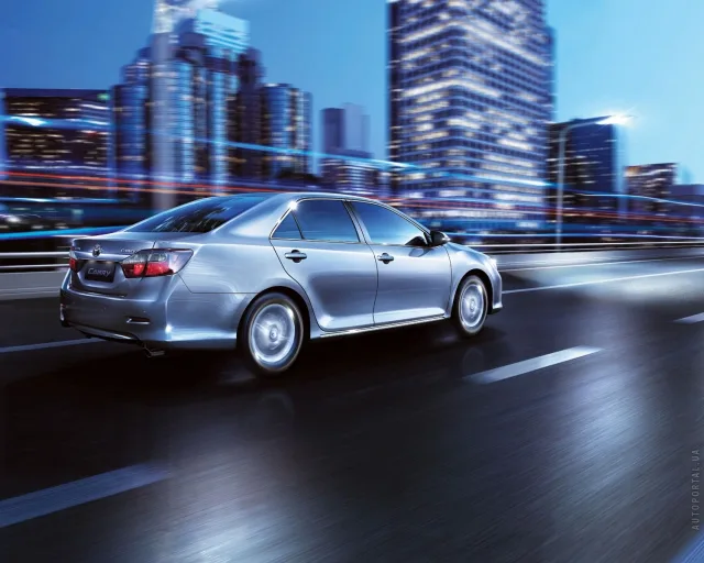 Toyota Camry 2012 седан — 10