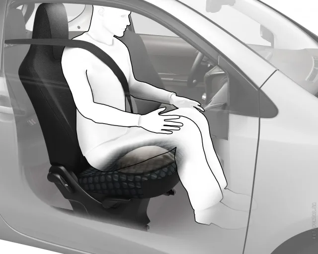 Toyota iQ хетчбек — 3