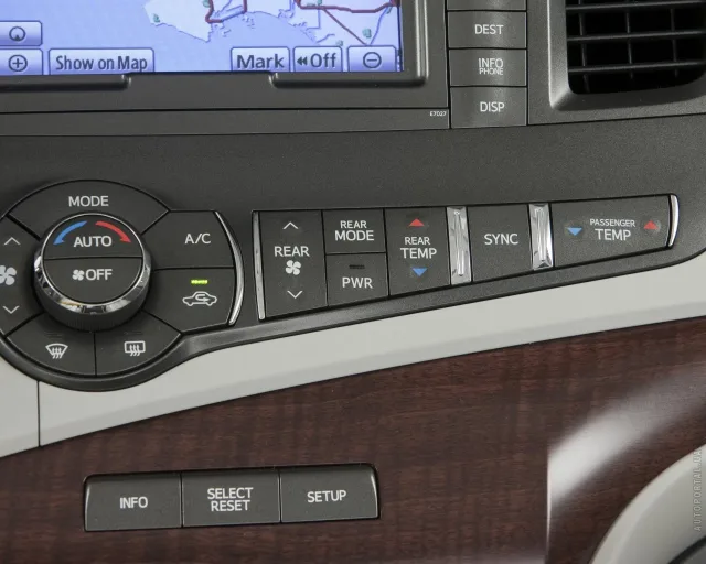 Toyota Sienna мінівен — 21
