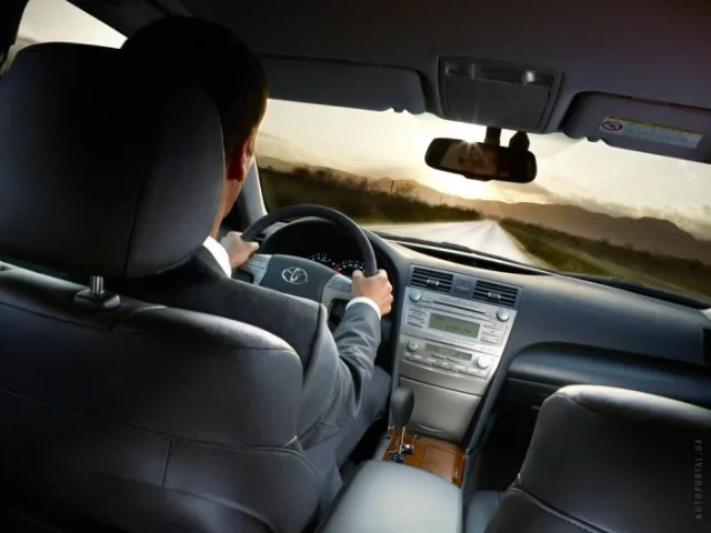 Toyota Camry 2.4 MT Comfort — 11