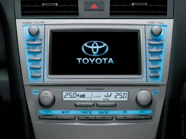 Toyota Camry 2.4 MT Comfort — 4