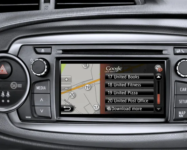 Toyota Yaris 2012 хетчбек — 19