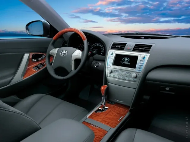 Toyota Camry 2.4 MT Comfort — 12