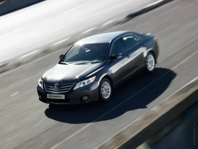 Toyota Camry 2.4 MT Comfort — 20