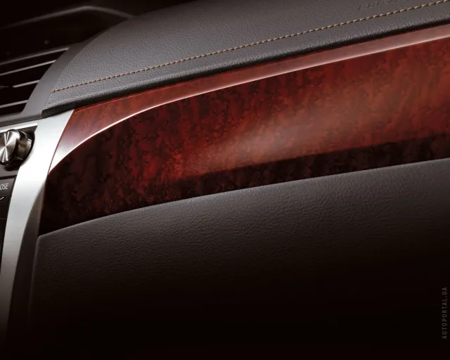 Toyota Camry 2012 седан — 3