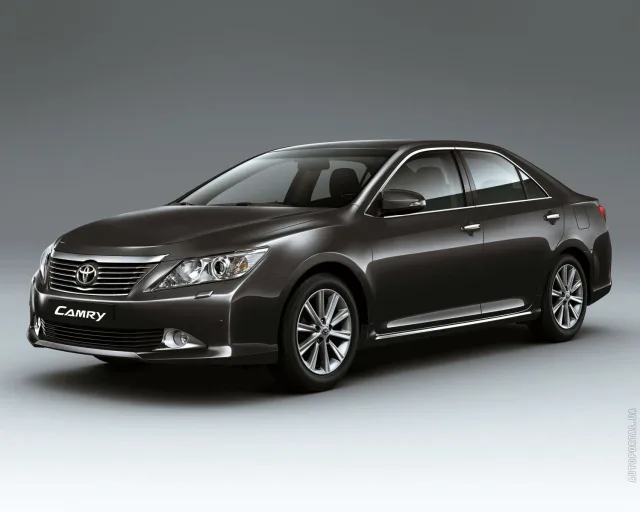 Toyota Camry 2012 седан — 9