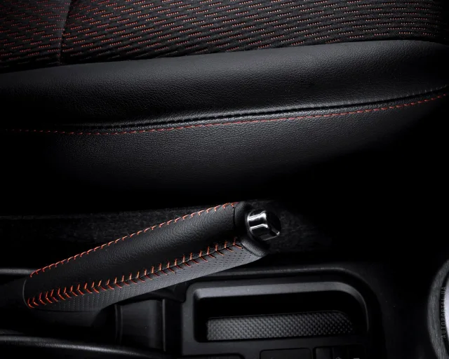 Toyota Yaris 2012 хетчбек — 21