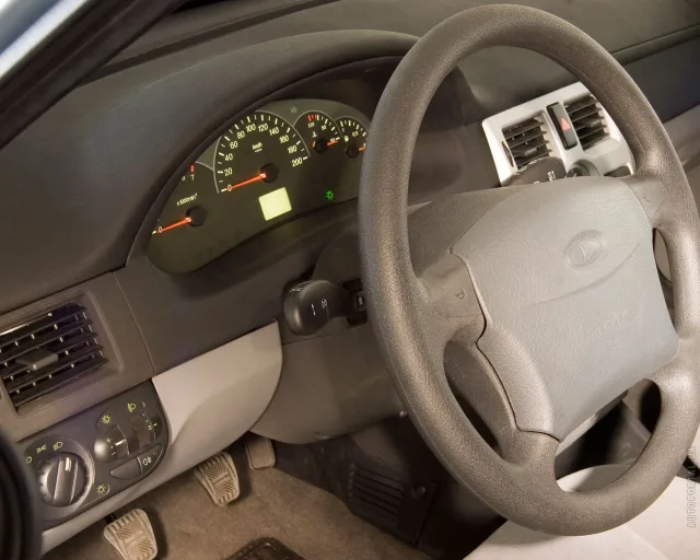 Lada 2170 Priora sedan — 4