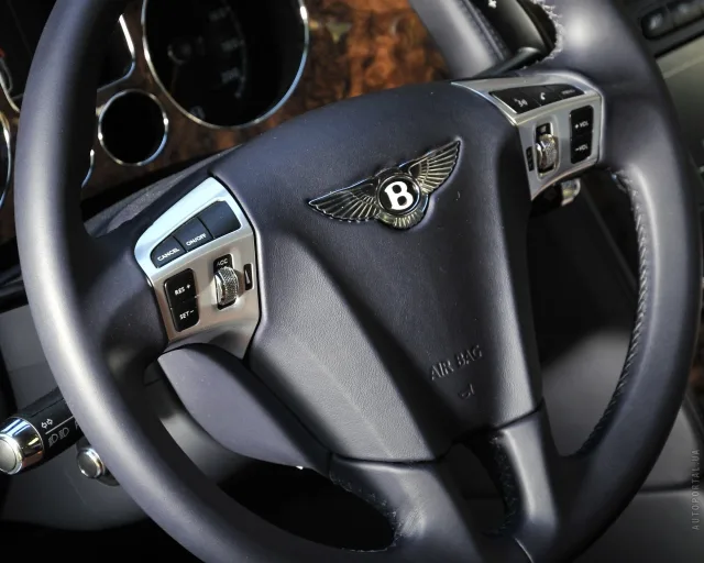 Bentley Continental Flying Spur 2005 (Бентли Континенталь Флаинг Спур) cедан — 5