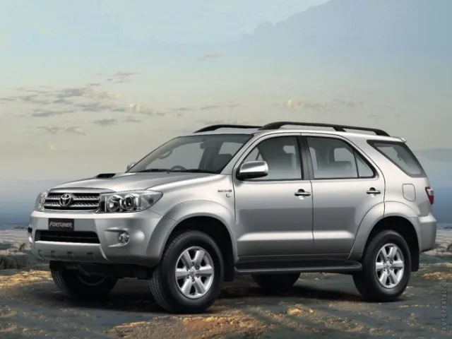Toyota Fortuner (Тойота Фортунер) внедорожник — 9