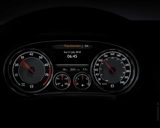 Bentley Continental GT 2011 (Бентли Континенталь ГТ) купе — 7