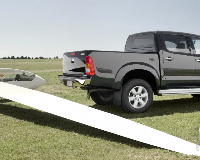 Toyota Hilux 2005 pickup — 5