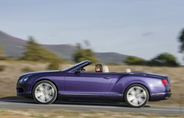 Bentley Continental GTC convertible — 24