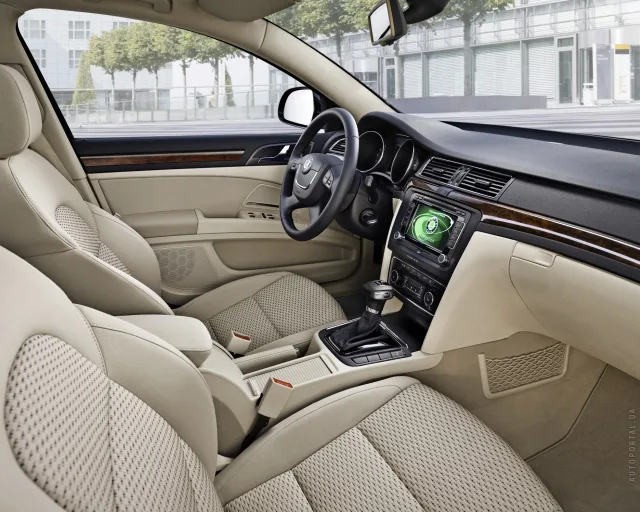 Skoda Superb 2.0D AT Elegance — 21