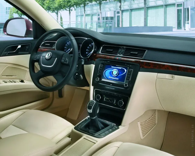 Skoda Superb 2.0D AT Elegance — 10