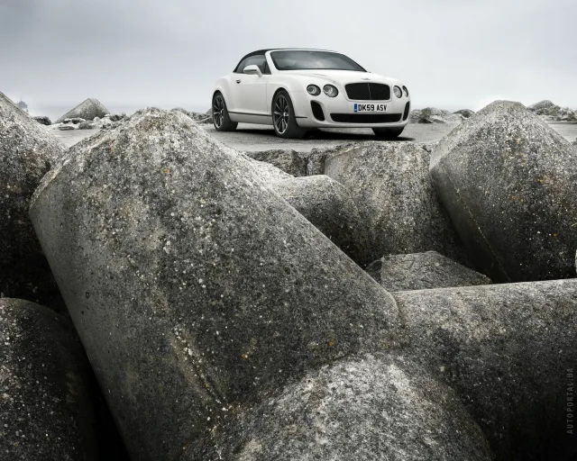 Bentley Continental Supersports Convertible convertible — 23
