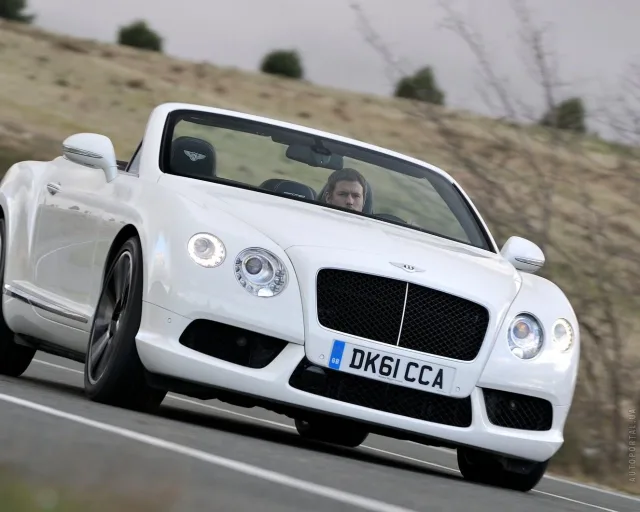 Bentley Continental GTC convertible — 7
