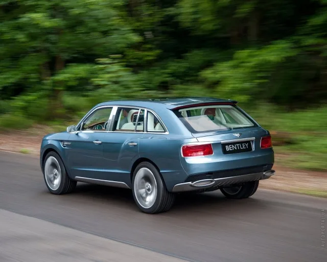 Bentley Bentayga 2015 кросовер — 15