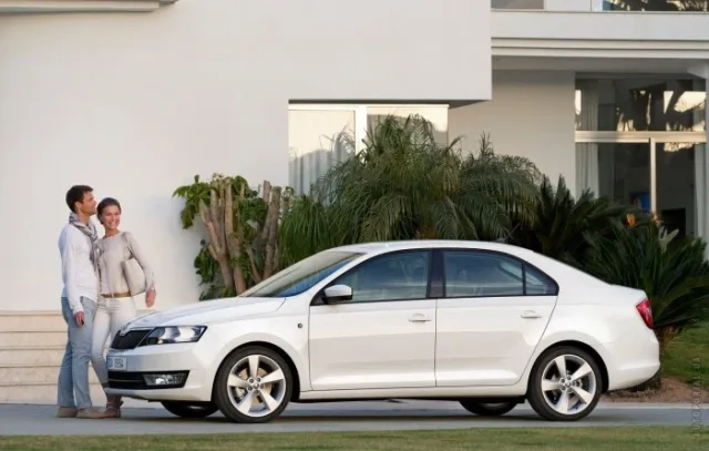 Skoda Rapid 1.2 TSI MT Active — 11