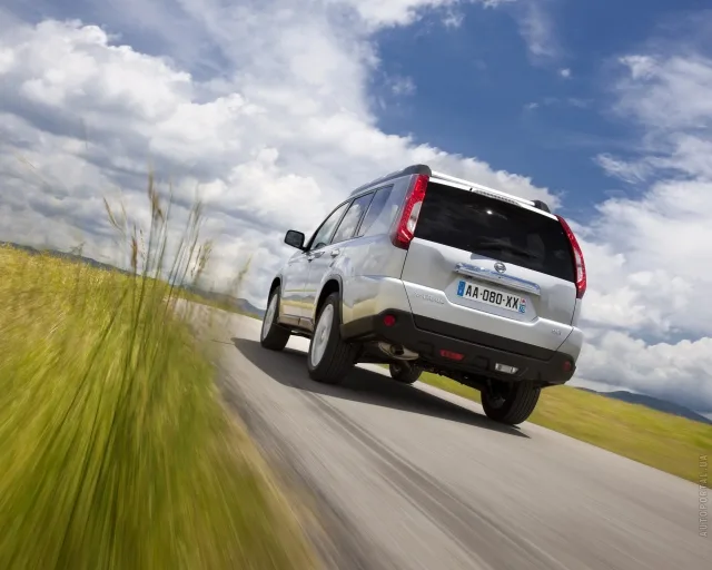 Nissan X-Trail 2.5 AT LE-DE — 24