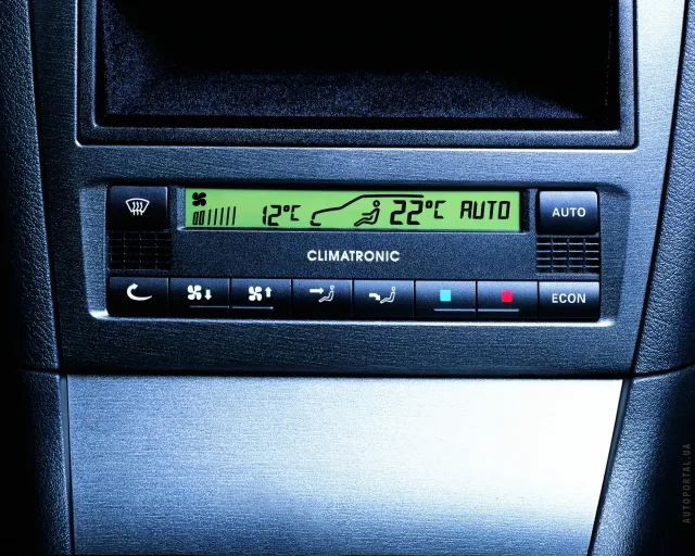 Skoda Octavia Tour hatchback — 4