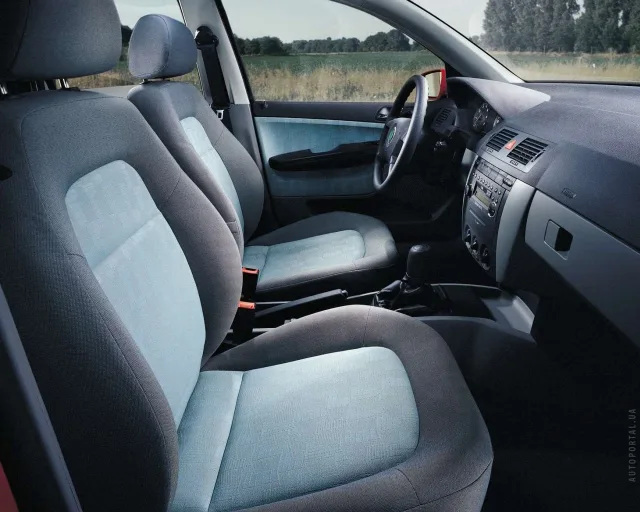 Skoda Fabia 2000 (Шкода Фабия) хэтчбек — 9