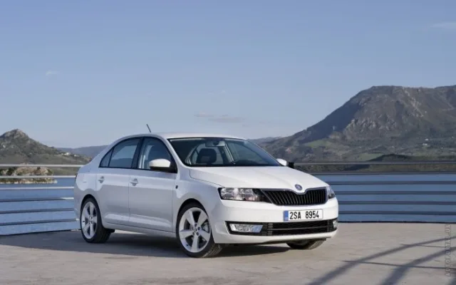 Skoda Rapid 1.2 TSI MT Active — 13